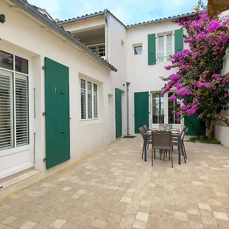 Sur Le Port De St Martin Vila *