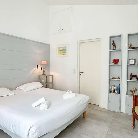 Sur Le Port De St Martin Saint-Martin-de-Ré