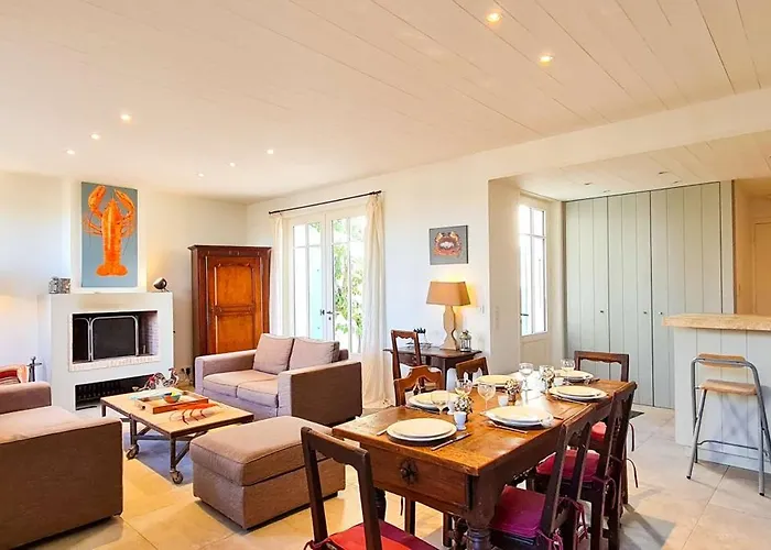 Sur Le Port De St Martin *