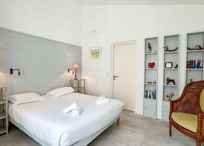 Sur Le Port De St Martin Saint-Martin-de-Ré