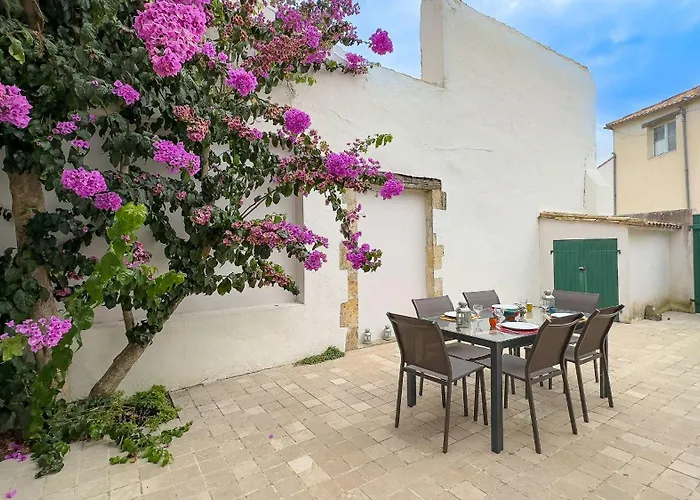 Sur Le Port De St Martin